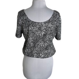 NWOT Bar III Animal Print Elastic Bottom Scoop Front & Back Neck Top Size PL
